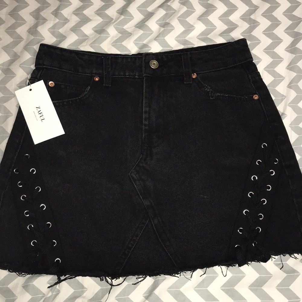 Lace up denim skirt